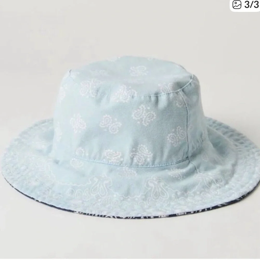 ⭐️NWT Free People Bandana Reversible Bucket Hat⭐️ - Picture 3 of 7